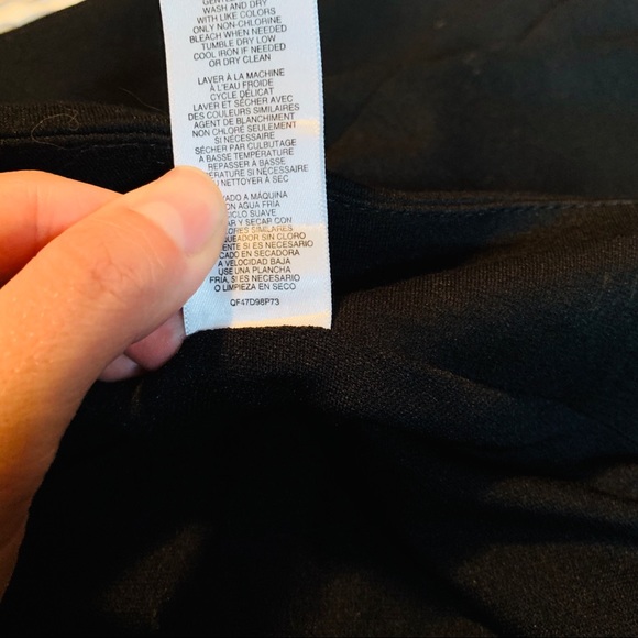 Micheal Kors mini skirt with sliver hard wear - Picture 5 of 11